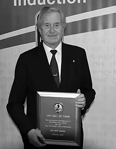 Dr. Hans Dobida